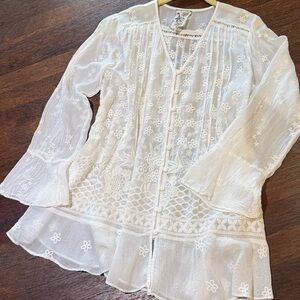 “Johnny Was” White Floral Embroidered Blouse
